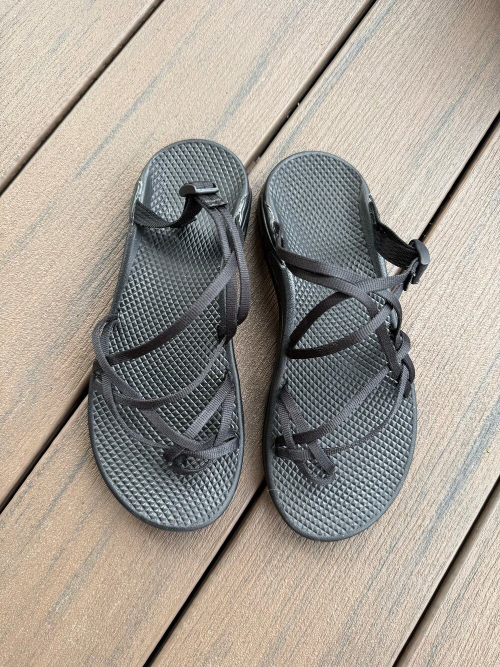 Chacos Women's Adjustable Outdoor Zong x Ecotread Collab Sandals in Black Size 9